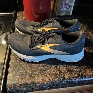 Brooks Launch 7 womens tennis shoes